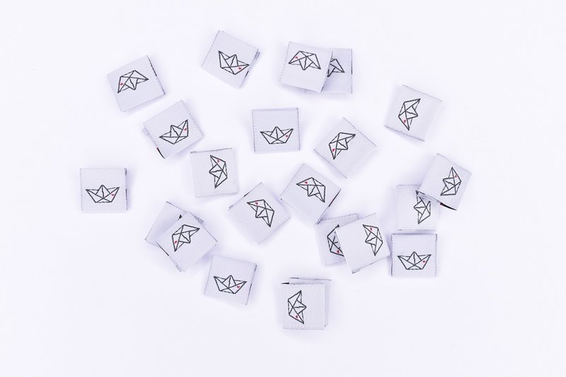 10 Weblabels klein Schiffchen hellgrau