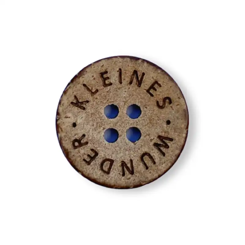 Kokos-Knopf mit eingestanztem Schriftzug Kleines Wunder