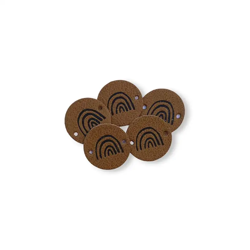 Lederlabels mit Aufdruck Regenbogen