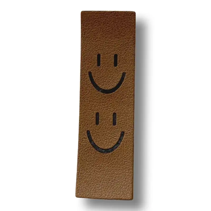 Aufnäher aus Kunstleder mit Smiley Motiv
